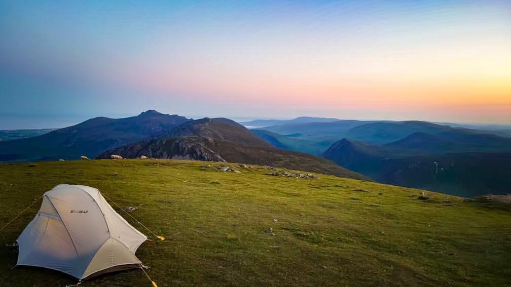 floating cloud 1 tent